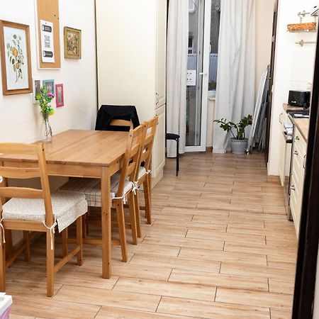 Homely 4 Bedroom Apartment - Old Town - By Upstairs Krakov Exteriér fotografie