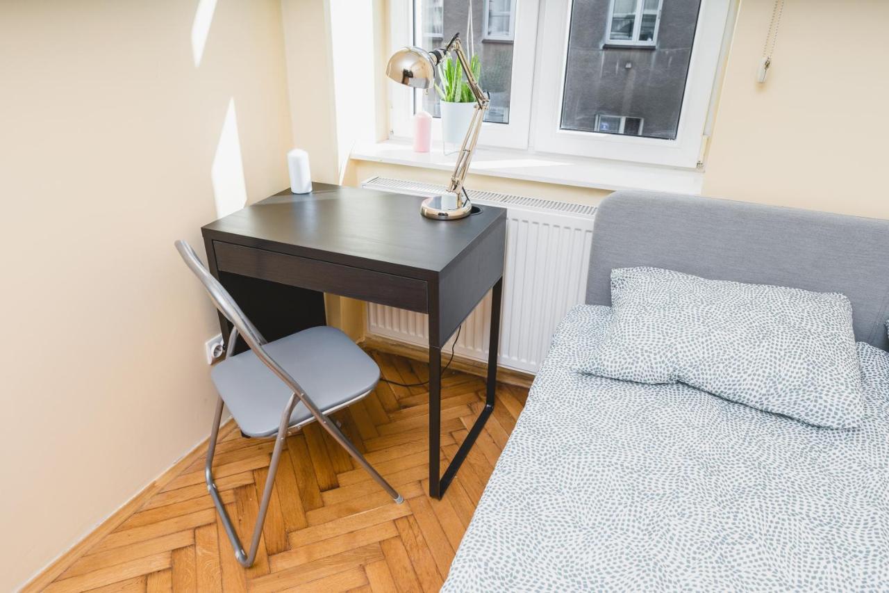 Homely 4 Bedroom Apartment - Old Town - By Upstairs Krakov Exteriér fotografie