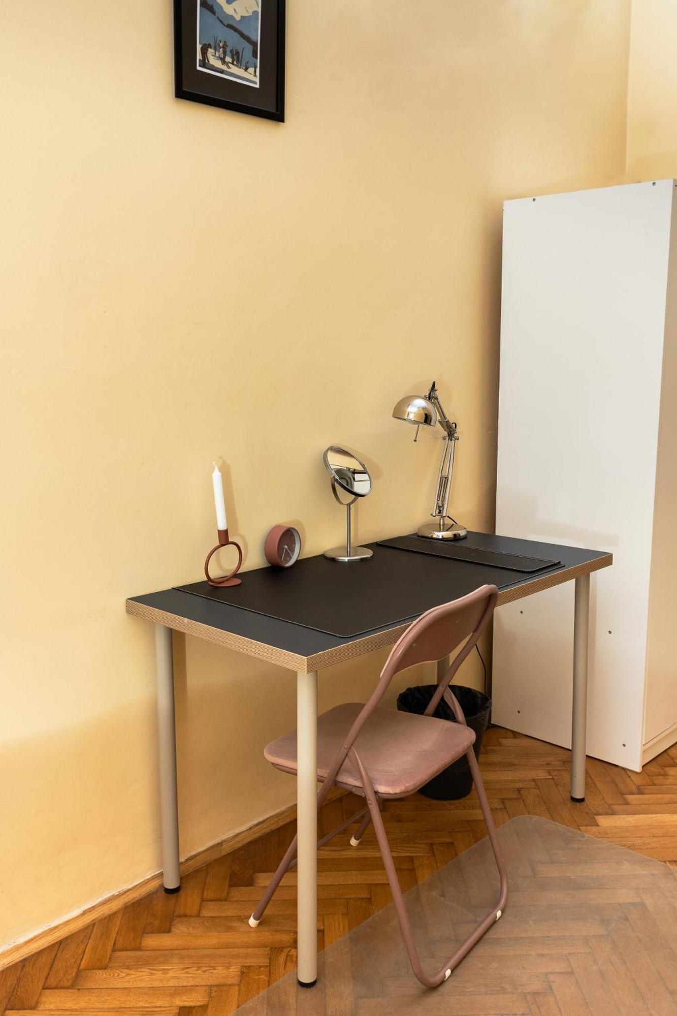 Homely 4 Bedroom Apartment - Old Town - By Upstairs Krakov Exteriér fotografie