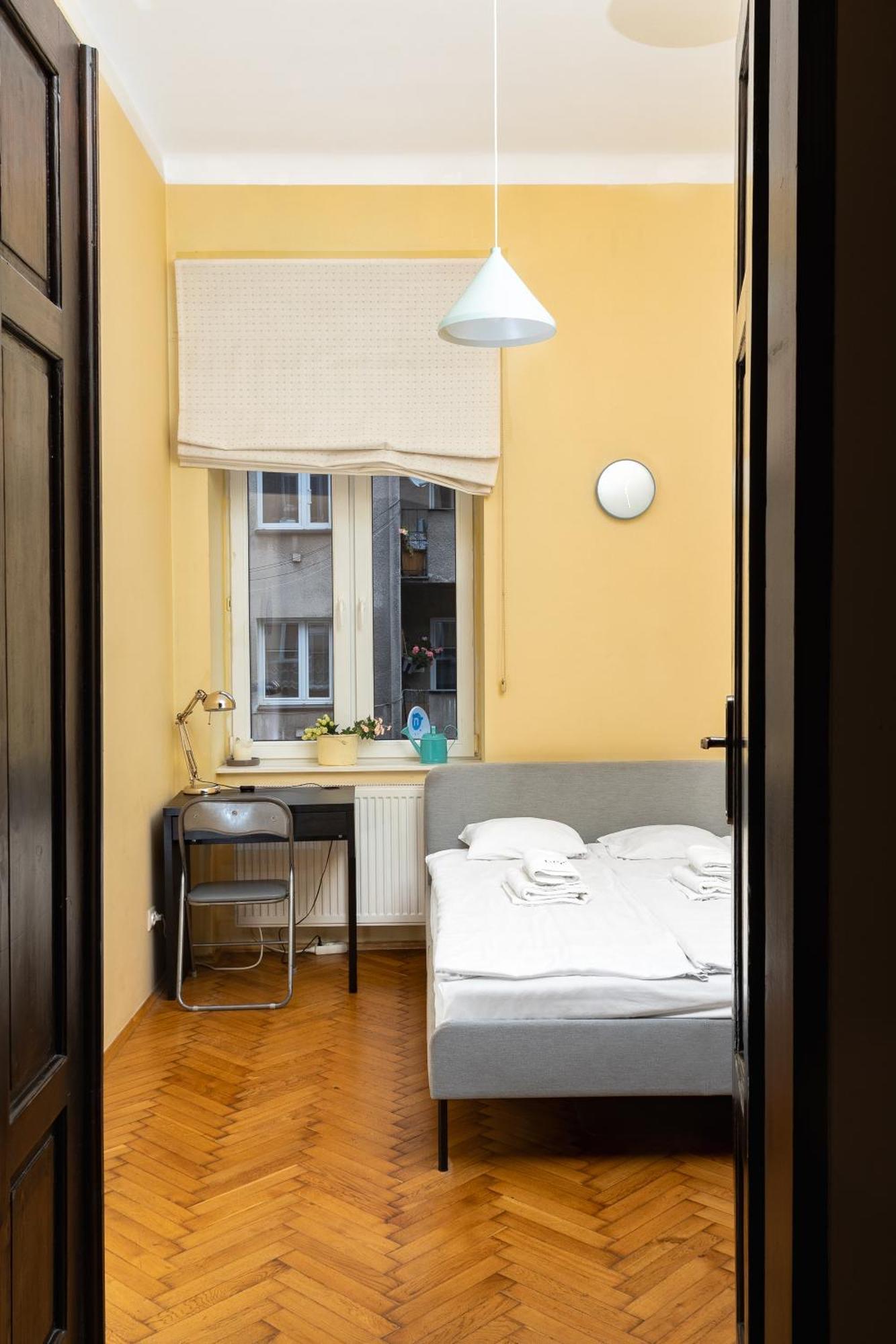 Homely 4 Bedroom Apartment - Old Town - By Upstairs Krakov Exteriér fotografie