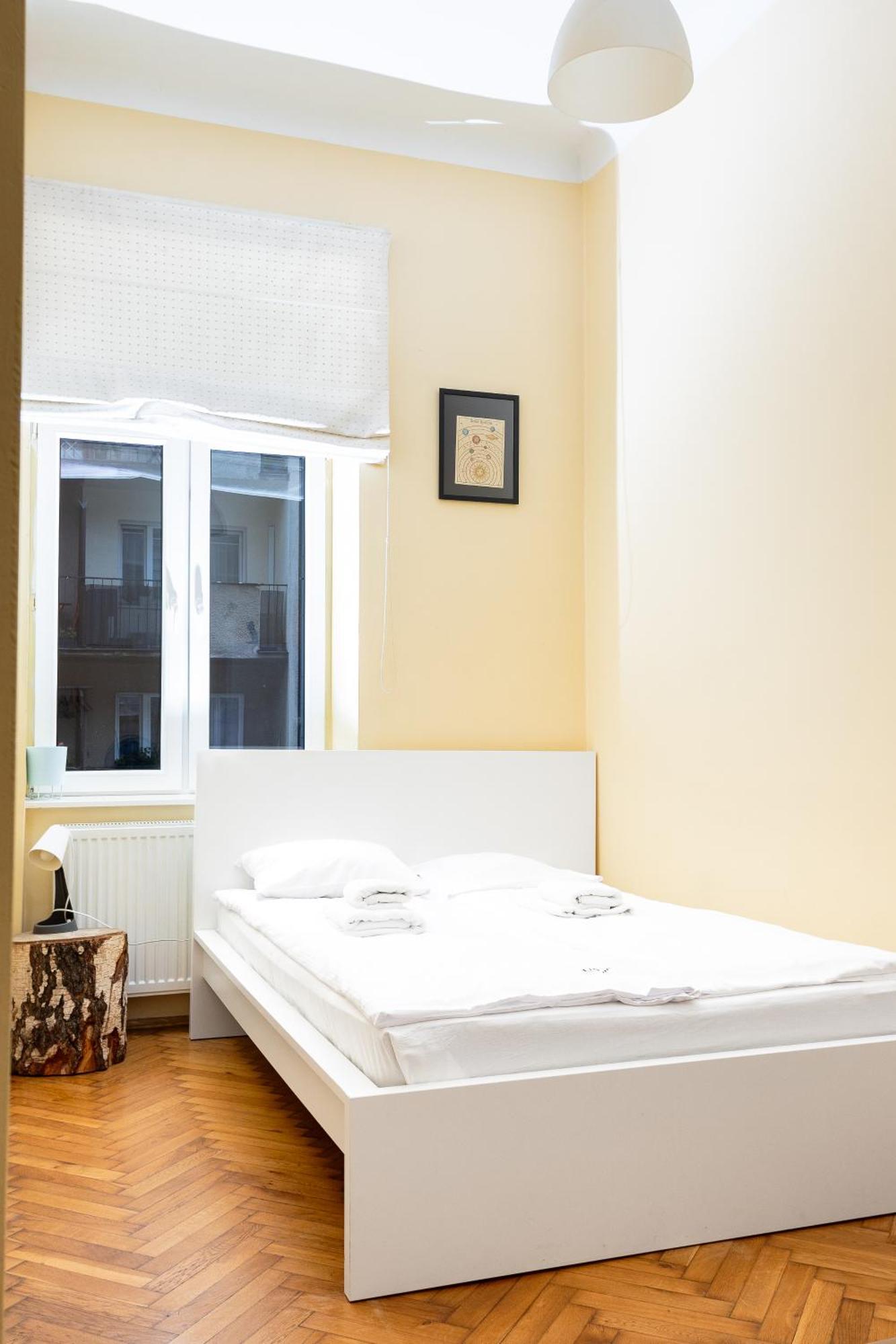 Homely 4 Bedroom Apartment - Old Town - By Upstairs Krakov Exteriér fotografie