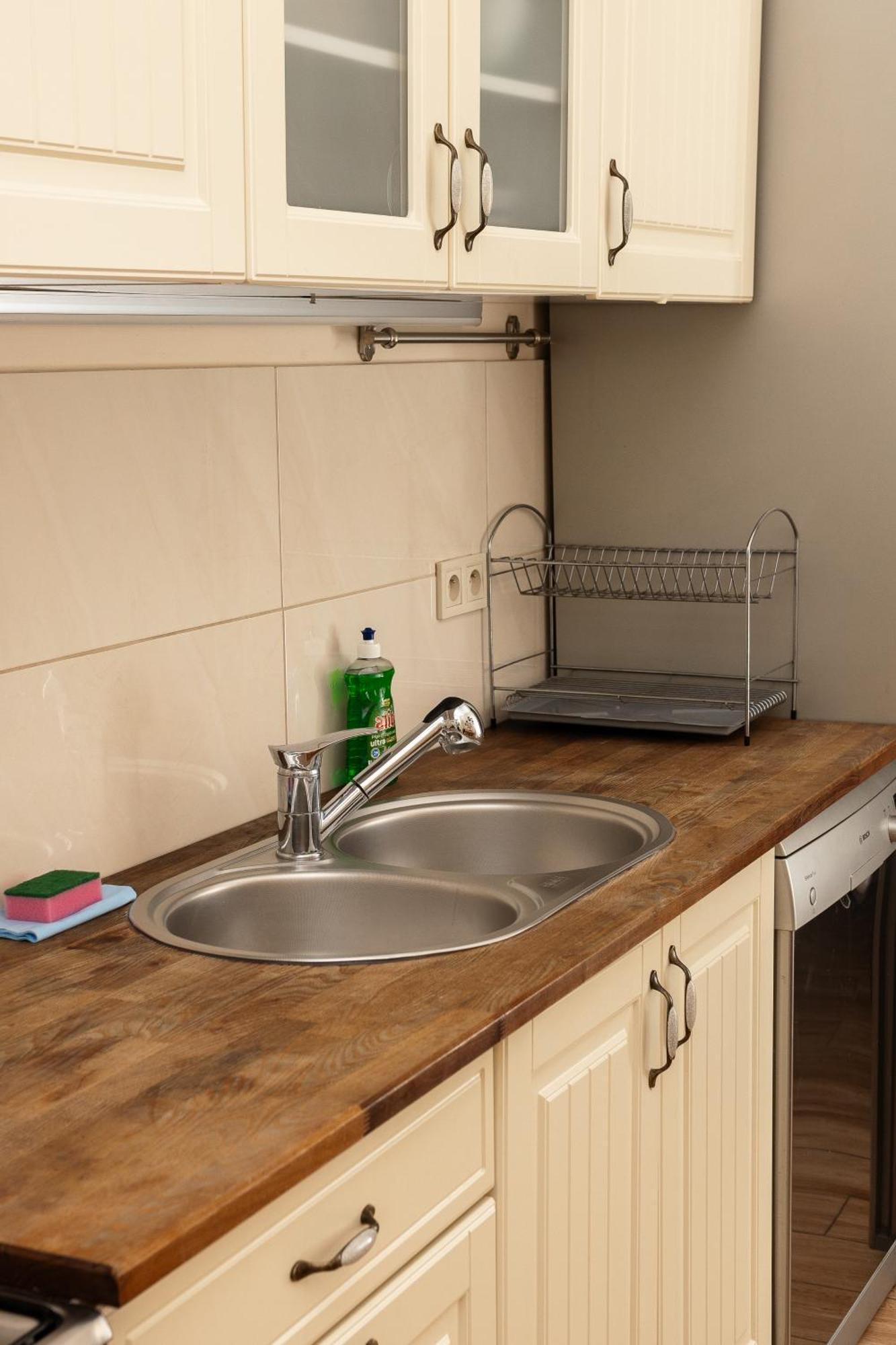 Homely 4 Bedroom Apartment - Old Town - By Upstairs Krakov Exteriér fotografie
